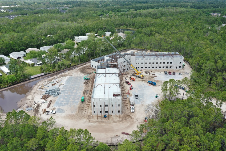 Paradise Point of Ormond Beach and Robert-Morton Celebrate Topping Out